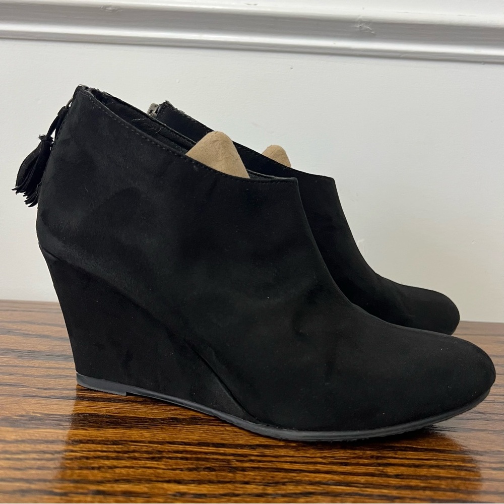 CL By Laundry Black Wedge Heel Bootie Women’s Size 7.5 Faux Suede